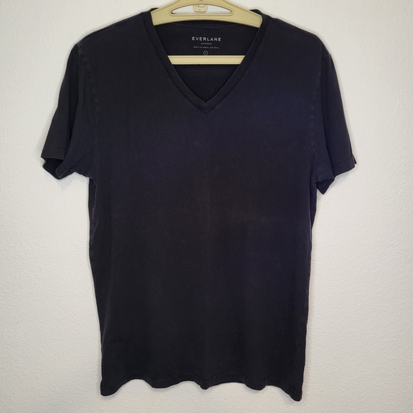 Everlane Black V Neck Work Wear Uniform Shirt size Large - Picture 1 of 4